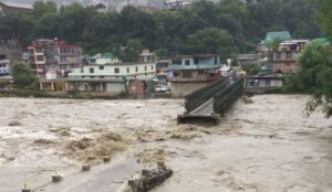 Monsoon: हिमाचल में बारिश का तांडव जारी, 9 लोगों की मौत, 736 सड़कें हुई बंद