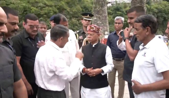 Himachal Pradesh: राज्यपाल शिवप्रताप सिंह शुक्ला ने बाढ़ प्रभावित इलाकों का किया दौरा