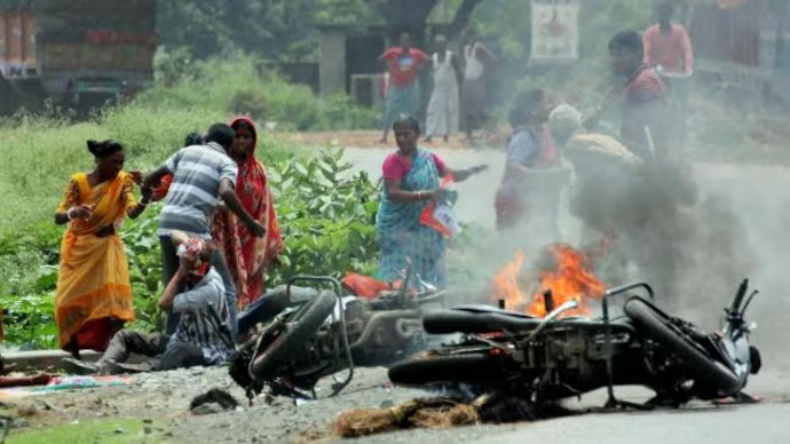 बैलेट पेपर की लूट, आगजनी और 6 हत्याएं… पश्चिम बंगाल पंचायत चुनाव में हिंसा का दौर जारी