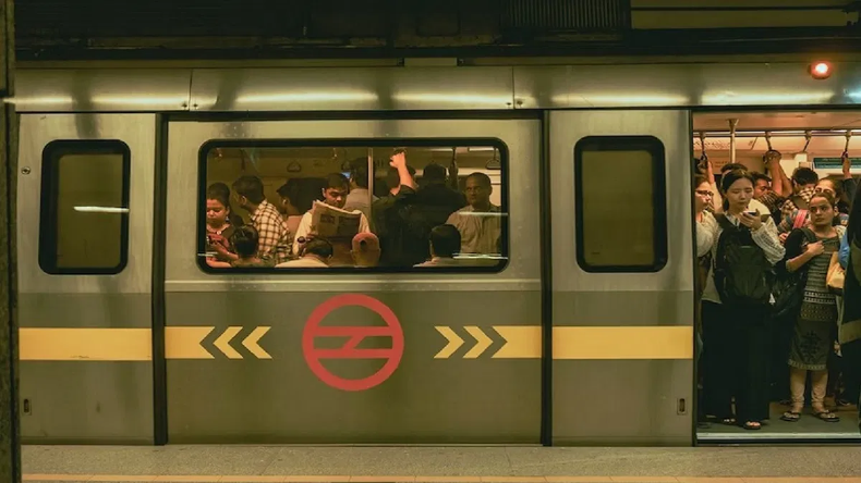 Delhi Metro से UP लाई शराब तो होगी जेल, जानिए कारण