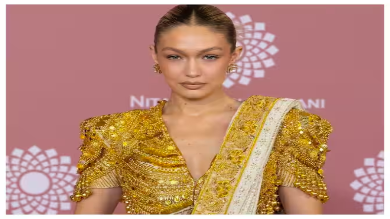 सुपरमॉडल Gigi Hadid को एयरपोर्ट पर ड्रग्स केस में किया गिरफ्तार, लगा जुर्माना