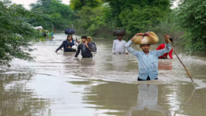 उत्तर प्रदेश: बारिश बनी आफत, पिछले 24 घंटे में 9 की मौत, बाढ़ की चपेट में 385 गांव