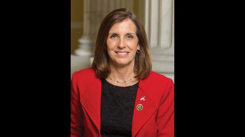 Martha McSally Assaulted: US की पूर्व सीनेटर के साथ जॉगिंग करते वक्त हुई छेड़छाड़, इंस्टा वीडियो जारी कर दी जानकारी