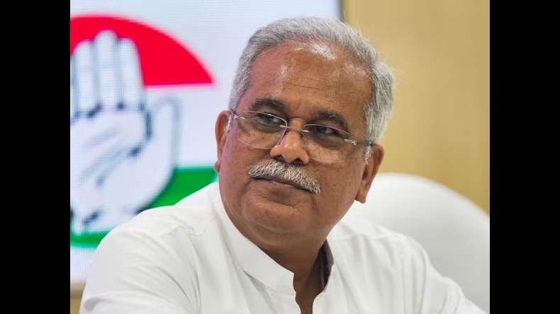 Chhattisgarh Elections 2023: छत्तीसगढ़ में कांग्रेस का बड़ा दांव, CM बघेल ने महिलाओं को हर साल 15 हजार देने का किया वादा