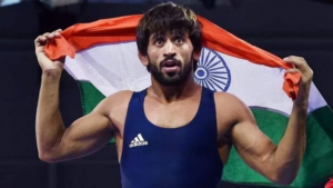 Bajrang Punia Returns Padma Award: बजरंग पूनिया ने पीएम आवास के बाहर फुटपाथ पर रखा अपना पद्मश्री पुरस्कार