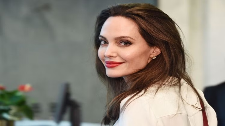 Angelina Jolie: हॉलीवुड को अलविदा करने जा रहीं हैं एंजेलिना जोली, अभिनेत्री ने किया खुलासा