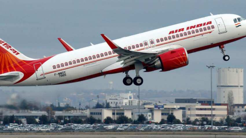 Air India: न खाने को खाना, फ्लाइट की उड़ान देरी से, बेचैन बच्चे…. यात्रियों ने सुनाई आपबीती