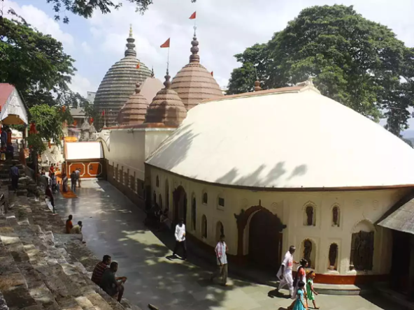 Kamakhya Temple: जानिए किस लिए विख्यात है मां कामख्या मंदिर, क्या है पौराणिक मान्यताएं।