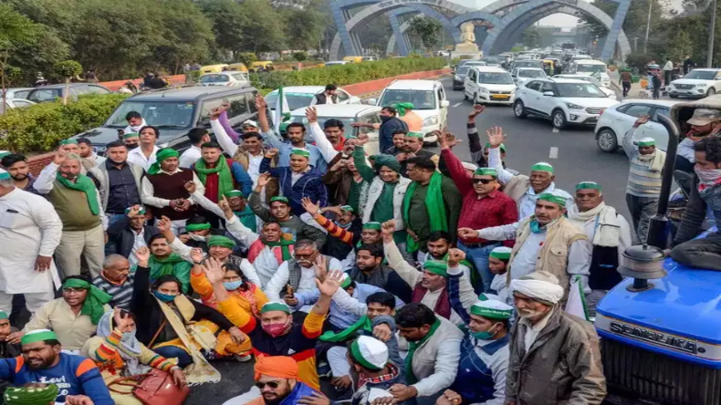 Noida Traffic: किसानों ने नोएडा से दिल्ली कूच के लिए भरी हुंकार, एक्सप्रेस-वे पर ट्रैफिक डायवर्जन