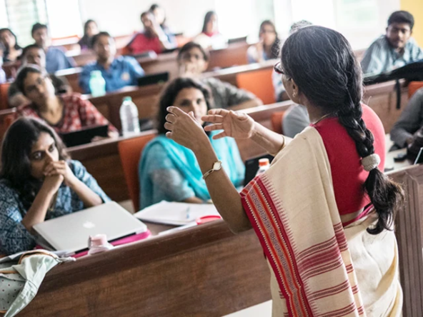 स्टेट बैंक ऑफ इंडिया में निकली बंपर भर्ती, आज से करें अप्लाई, ऐसे होगा सेलेक्शन