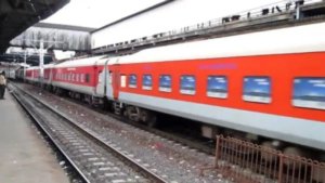 Holi Special Train: राजधानी से बिहार के लिए होली पर चलेगी ये स्पेशल ट्रेन, देखें डिटेल