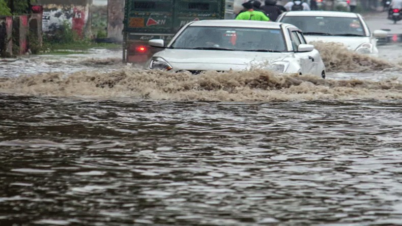 Monsoon in India: यूपी और दिल्ली में अगले दो दिनों के लिए IMD की चेतावनी, इन जगहों पर भी येलो अलर्ट जारी