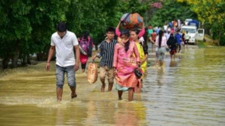 असम में बाढ़ से मचा हाहाकार ,16 लाख से ज्यादा लोग प्रभावित 48 की मौत