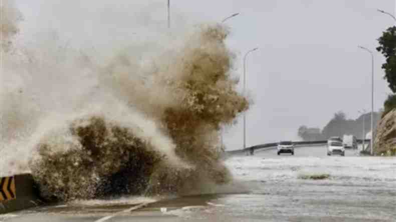 China Flood: चीन में ट्रॉपिकल तूफान के कारण भारी बारिश, एक घर में मिट्टी धंसने से 11 लोगों की मौत