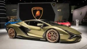 Lamborghini India: करोड़ों की लग्जरी कारें, दुनिया में बूढ़े, भारत में बने जवान खरीदार