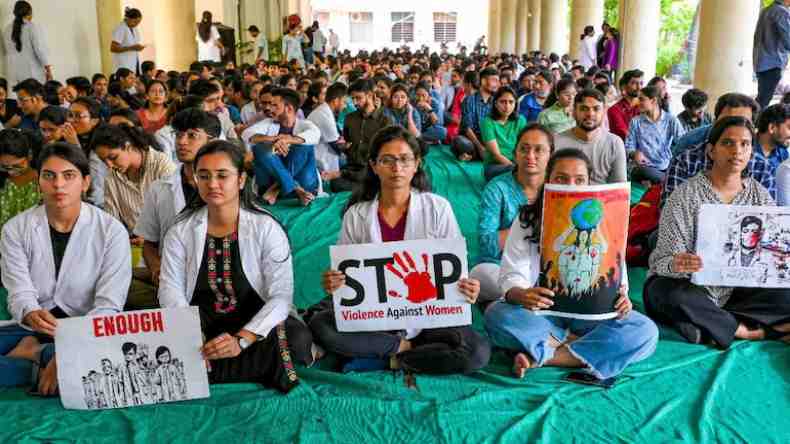 कोलकाता रेप-मर्डर केस में ड्रग्स-सेक्स रैकेट से जुड़े तार, iTV सर्वे में आगबबूला हुए लोग