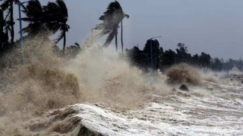 120 की रफ्तार से चलेंगी हवाएं, हर तरफ तबाही, बंगाल की खाड़ी से आ रहा दुनिया खत्म करने वाला तूफान!