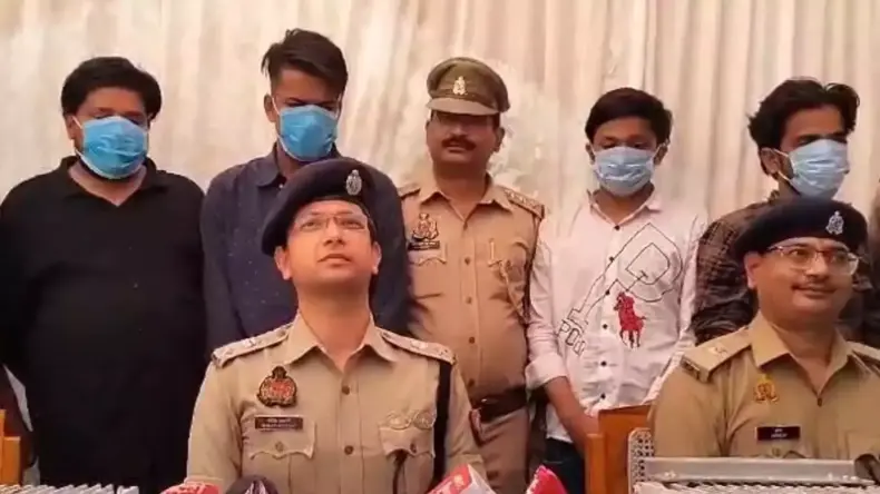 मोबाइल टावरों से चुरा रहे थे कीमती चीजें, दिल्ली पुलिस ने गैंग का किया पर्दाफाश