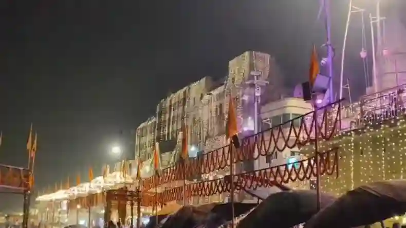 वाराणसी में देव दीपावली की तैयारियां पूरीं, मंदिरों-घाटों पर जगमगाएंगे 16 लाख से ज्यादा दीपक