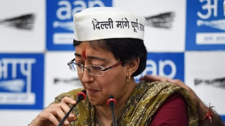 Delhi Election 2025: आतिशी ने किया पर्चा दाखिल, कर दी बड़ी चूक, EC के निर्देश पर नामांकन से पहले FIR